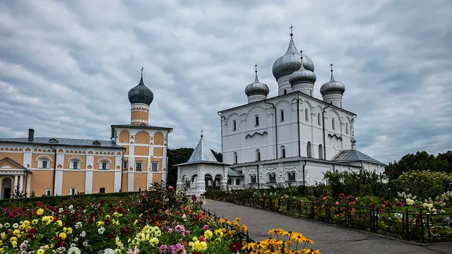 Великий Новгород — Хутынь